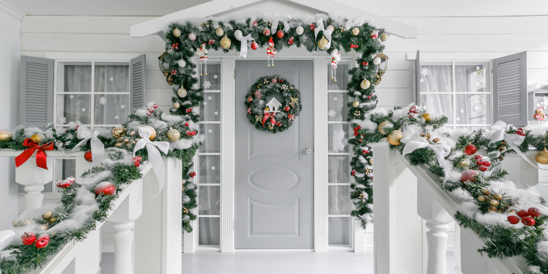 Four Exterior House Cleaning Services to Get Your Home Ready for the Holidays